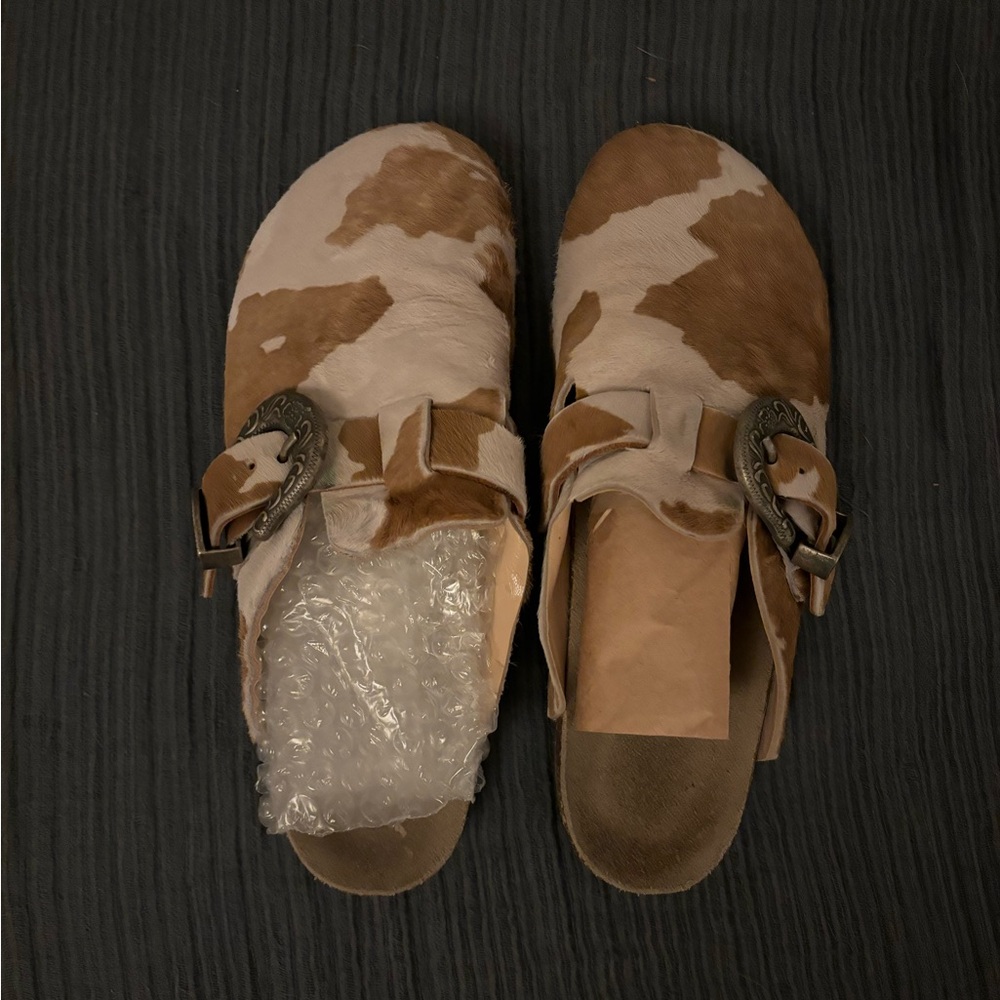 Brother vellies greg shoes size 10 (fits like 9.5) brown cow print Birkenstock